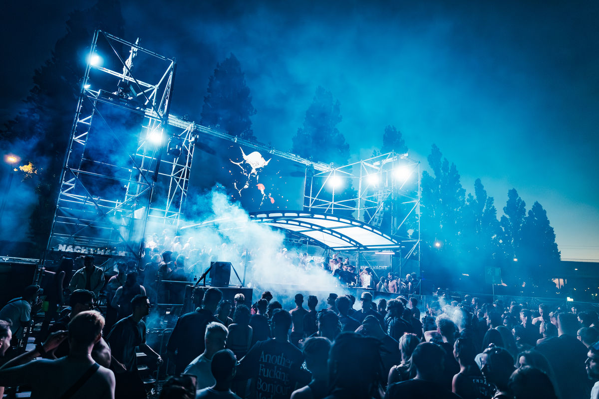 Loading... just a sec